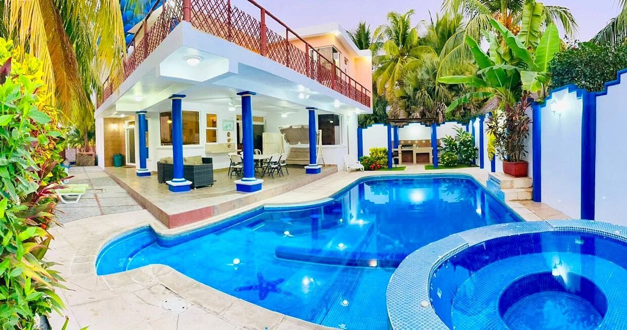Casa de Playa en Condominio Exclusivo Salida Privada al Mar Amueblada (1)