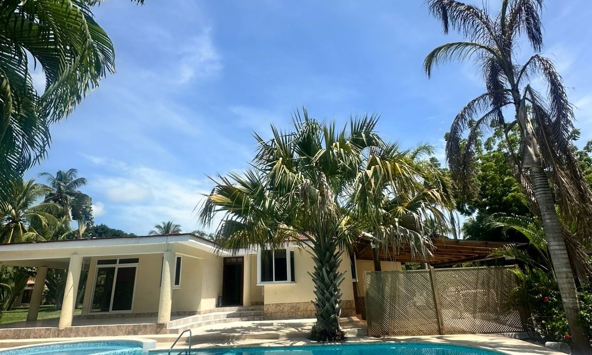 Casa en All Seasons Amplia Piscina con Jacuzzi Chulamar (5)