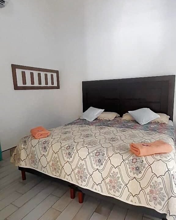 Casa en Hawaii Dos Terrenos El Cebollito Guatemala (7)