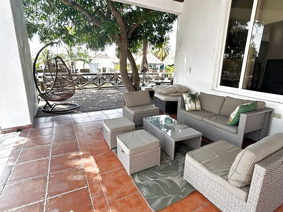 Casa en San Marino 2 Frente al Canal Ricardo Fish Real Estate (5)