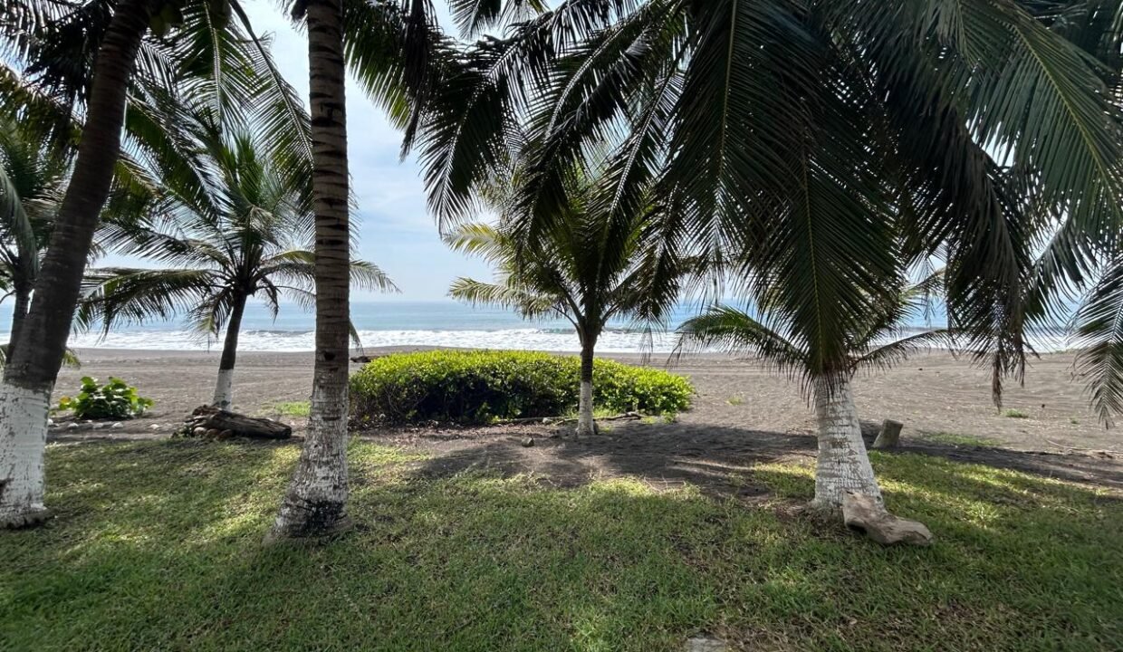 casa en alquiler en monterico frente al mar playa compartida (1)