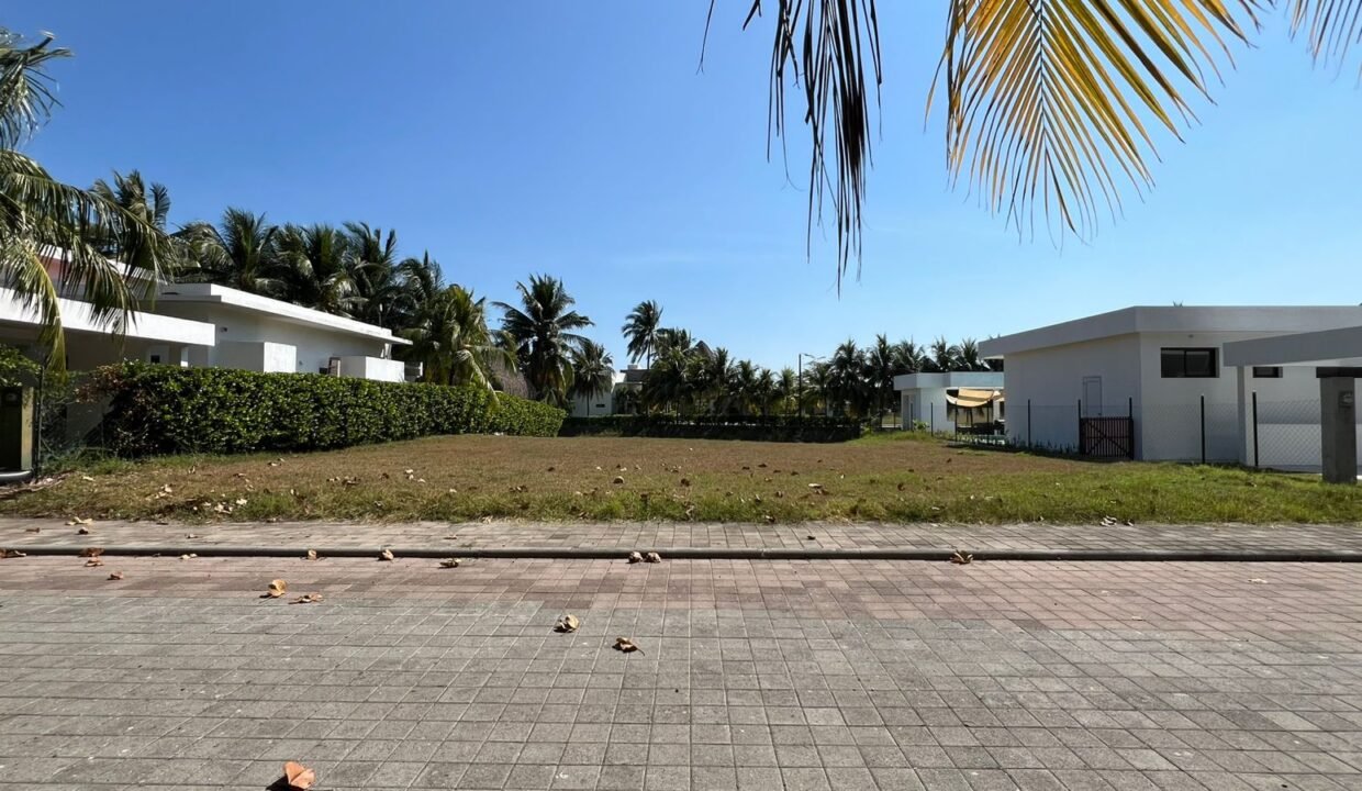 Terreno en Pérgolas del Mar Frente al Canal (2)