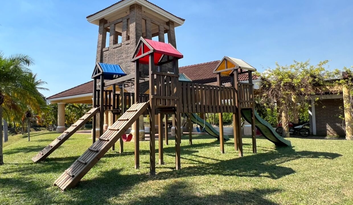 Terreno en Pérgolas del Mar Frente al Canal (3)