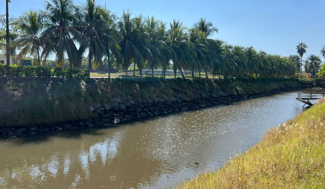 Terreno en Pérgolas del Mar Frente al Canal (4)