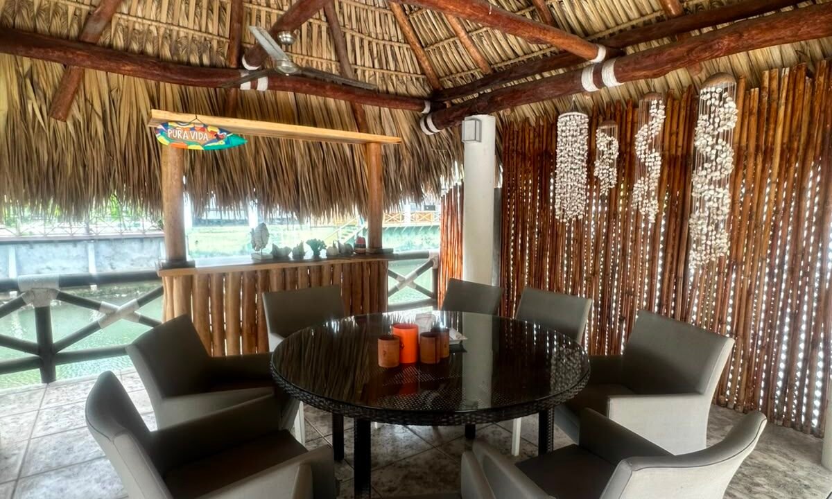 Casa en Puerta del Mar Excelente Estado Vista a la Laguna (36)