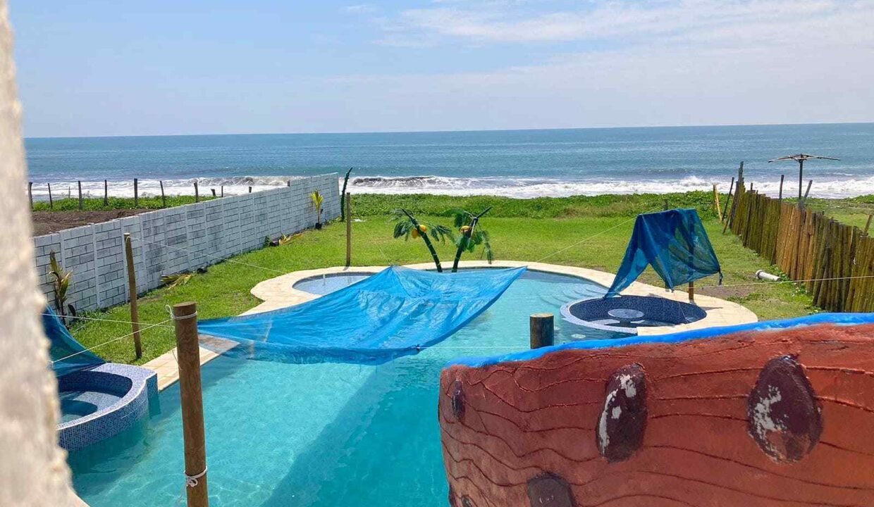 Estelar casa frente al mar con tobogan (10)