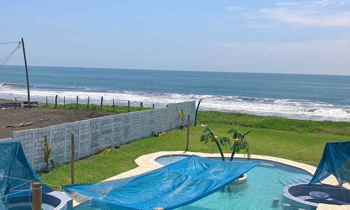 Estelar casa frente al mar con tobogan (17)