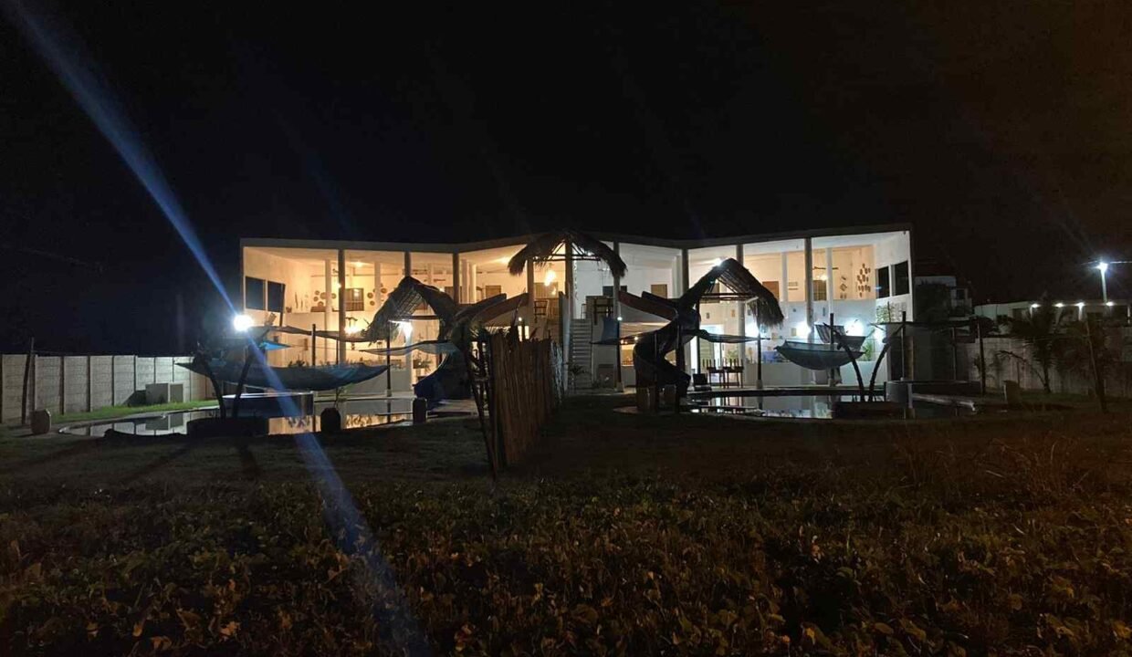 Estelar casa frente al mar con tobogan (2)