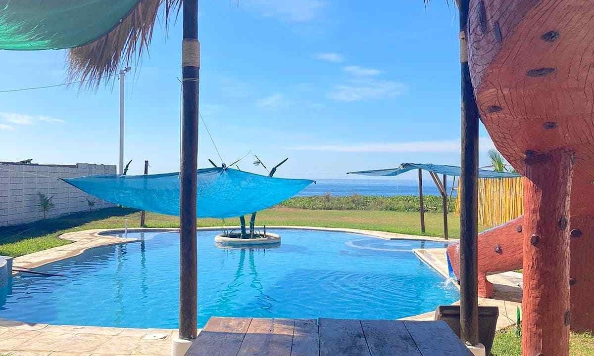 Estelar casa frente al mar con tobogan (8)