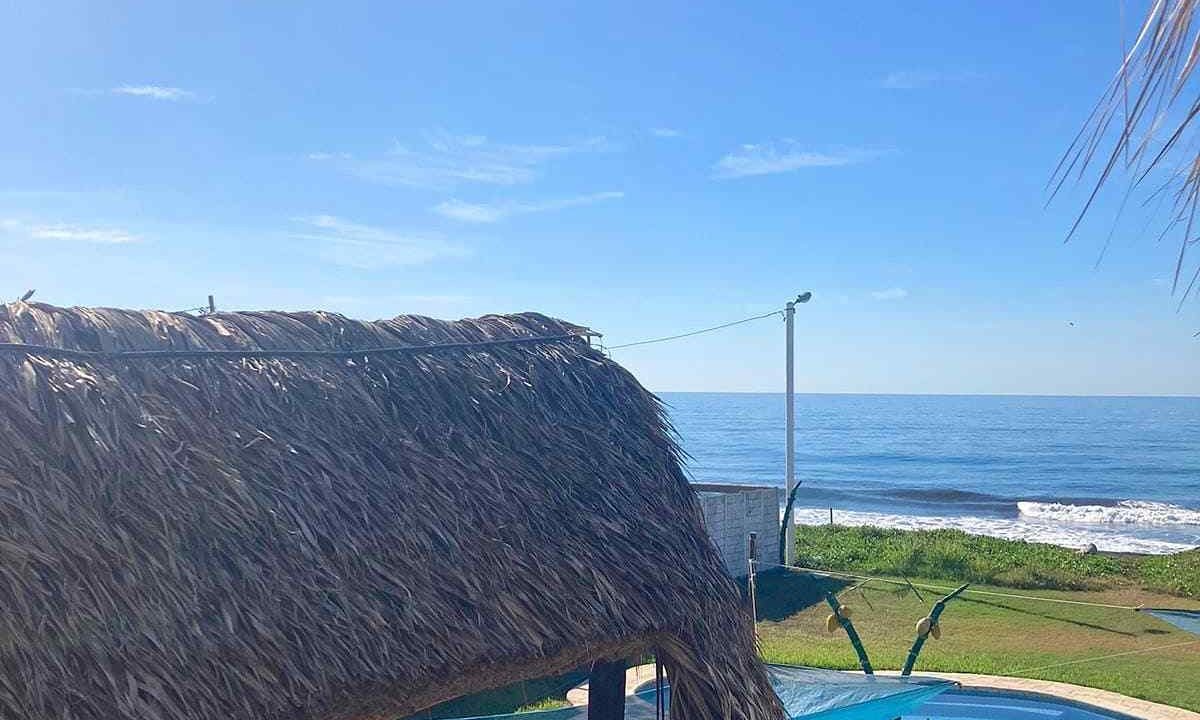 Estelar casa frente al mar con tobogan (9)