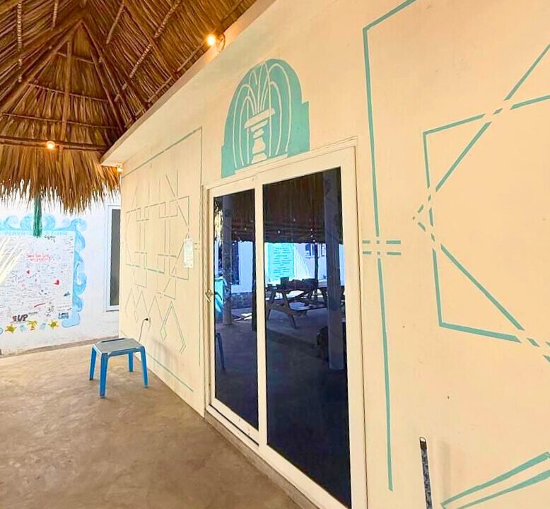 Hostal y Locales Comerciales En Zona Hotelera Propiedad Comercial en El Paredón (2)