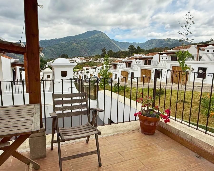 Townhouse En Condominio Cerrado Amueblado Antigua Guatemala (11)