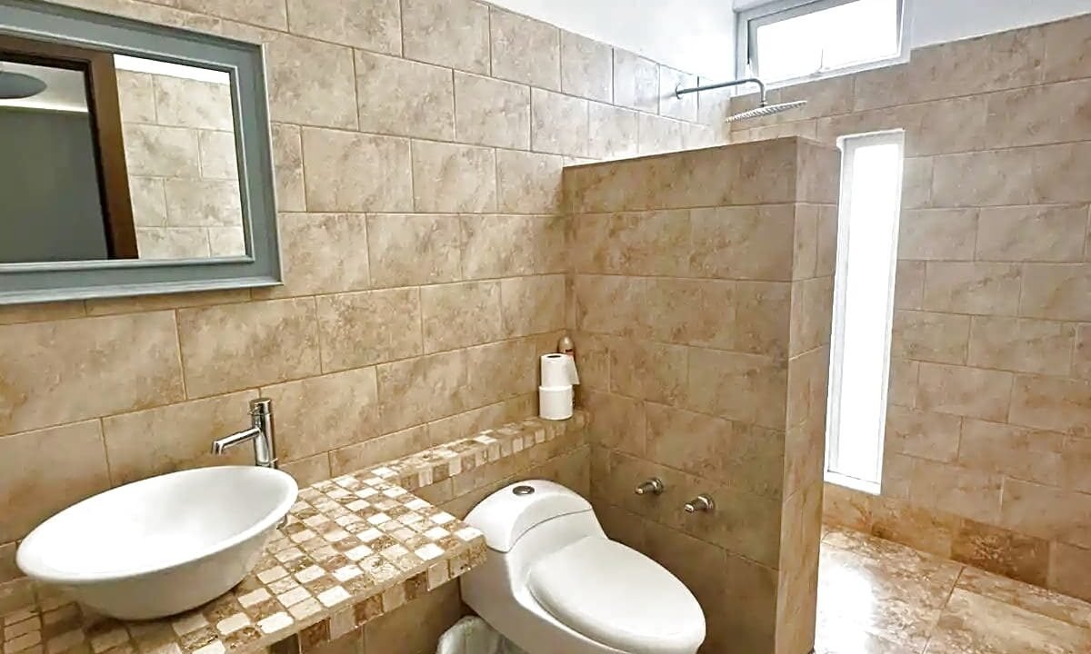 Casa En Sea Side Amplia Área Social con Jacuzzi y Preciosa Piscina Chulamar (29)