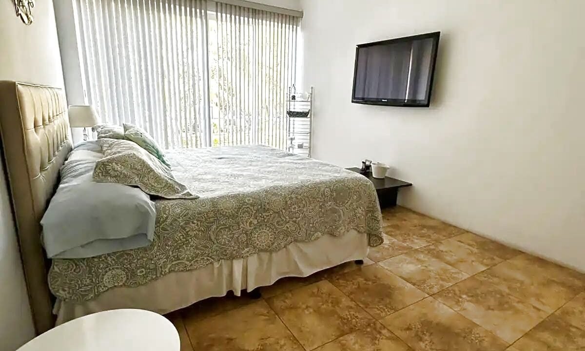 Casa En Sea Side Amplia Área Social con Jacuzzi y Preciosa Piscina Chulamar (33)