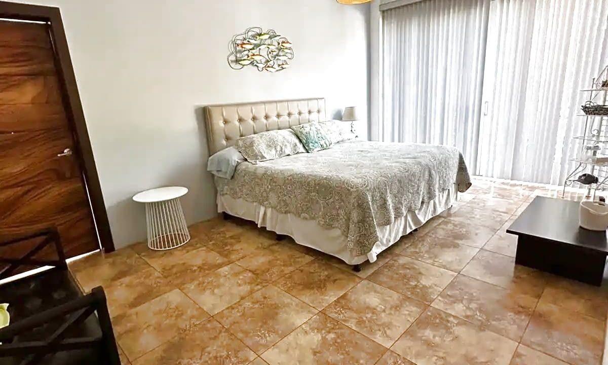 Casa En Sea Side Amplia Área Social con Jacuzzi y Preciosa Piscina Chulamar (34)