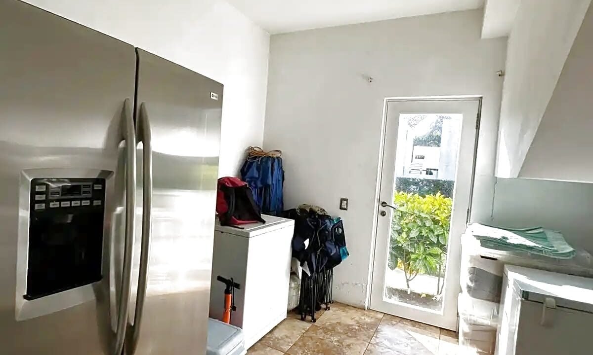 Casa En Sea Side Amplia Área Social con Jacuzzi y Preciosa Piscina Chulamar (37)