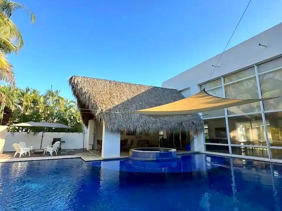 Casa En Sea Side Amplia Área Social con Jacuzzi y Preciosa Piscina Chulamar (42)
