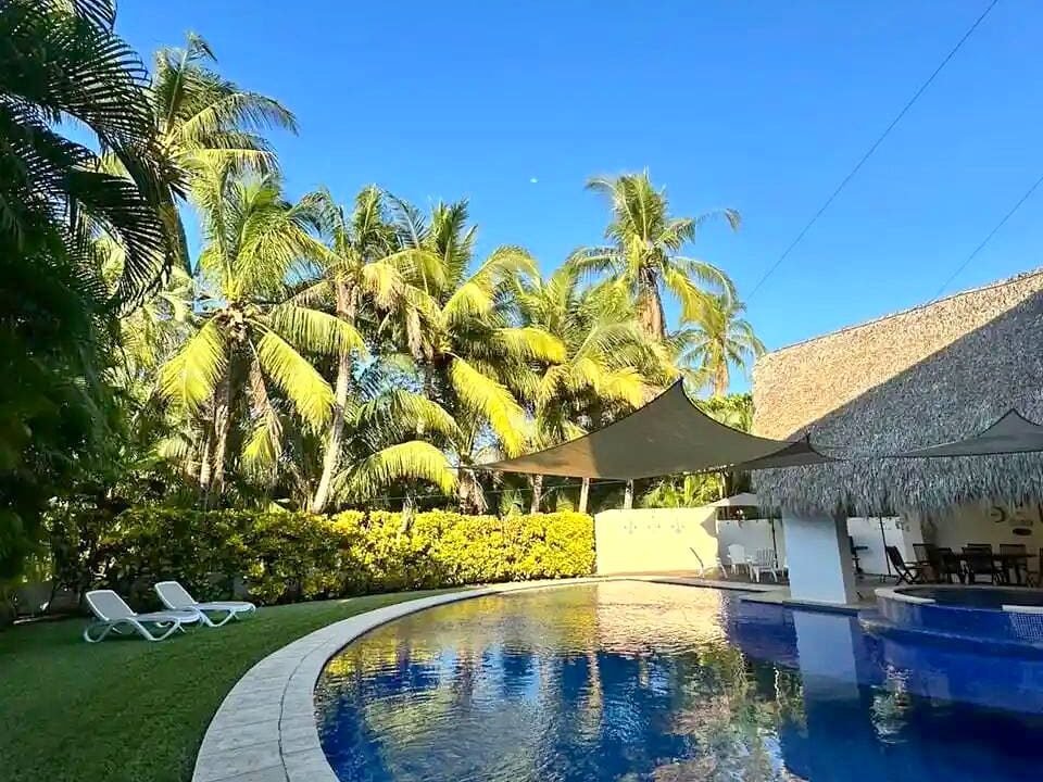 Casa En Sea Side Amplia Área Social con Jacuzzi y Preciosa Piscina Chulamar (43)