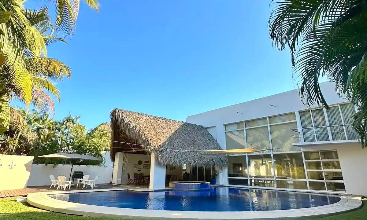 Casa En Sea Side Amplia Área Social con Jacuzzi y Preciosa Piscina Chulamar (46)