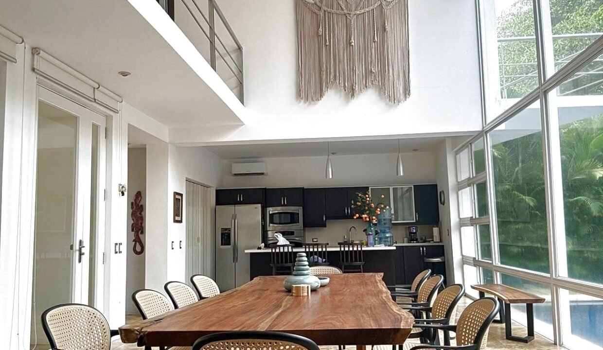 Casa En Sea Side Amplia Área Social con Jacuzzi y Preciosa Piscina Chulamar (5)