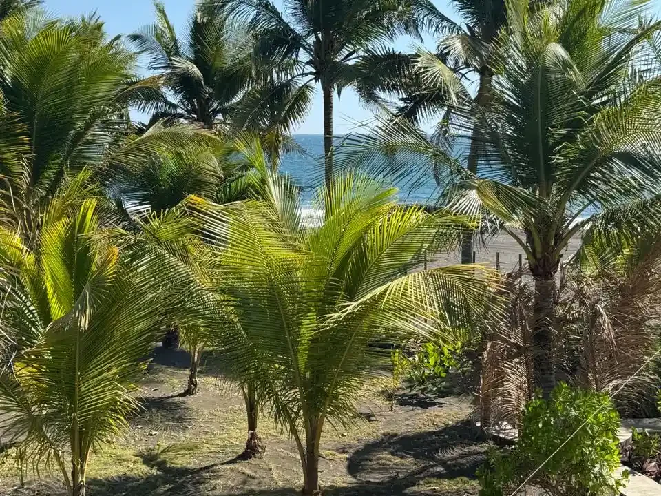 Casa Frente Al Mar En Km 21 Monterrico Lindo Terreno (12)