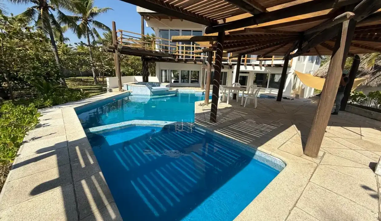 Casa Frente Al Mar En Km 21 Monterrico Lindo Terreno (14)