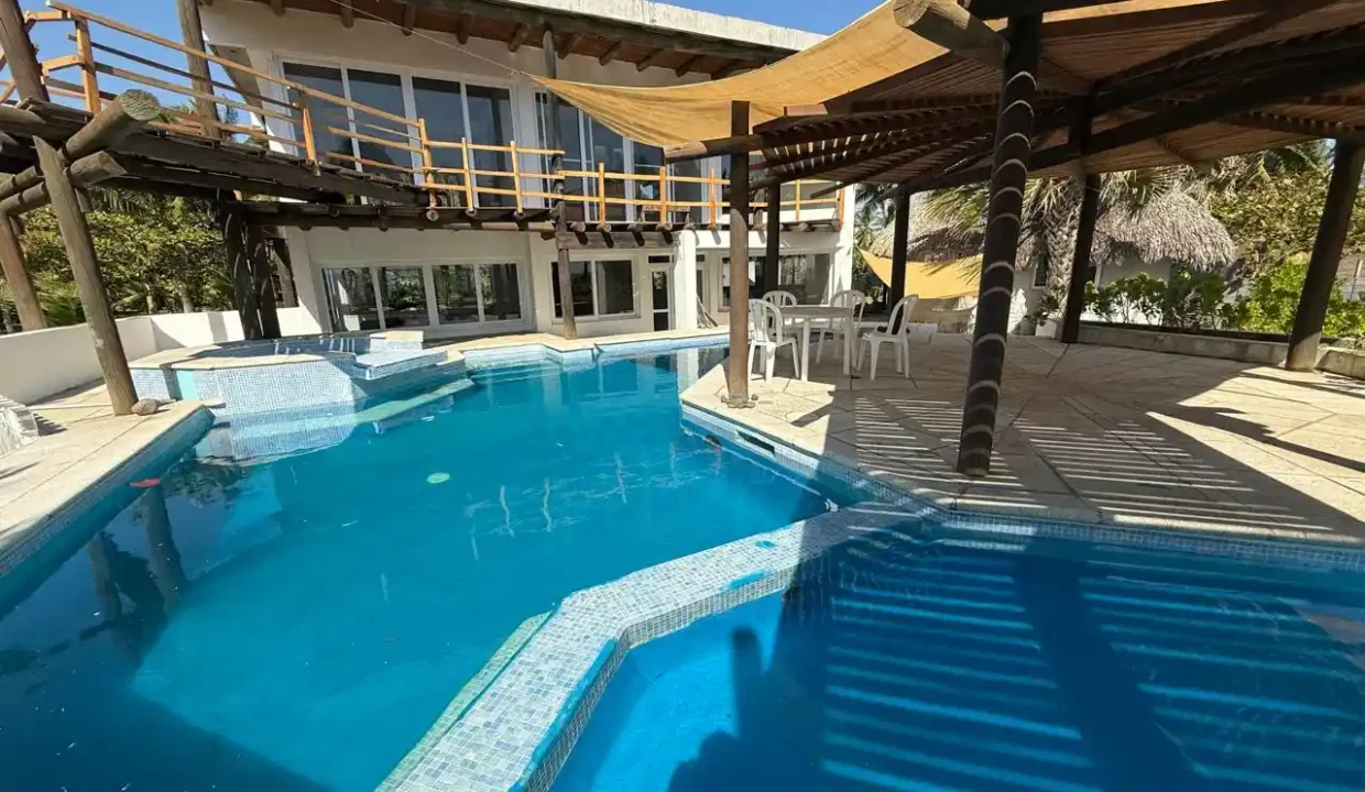 Casa Frente Al Mar En Km 21 Monterrico Lindo Terreno (15)