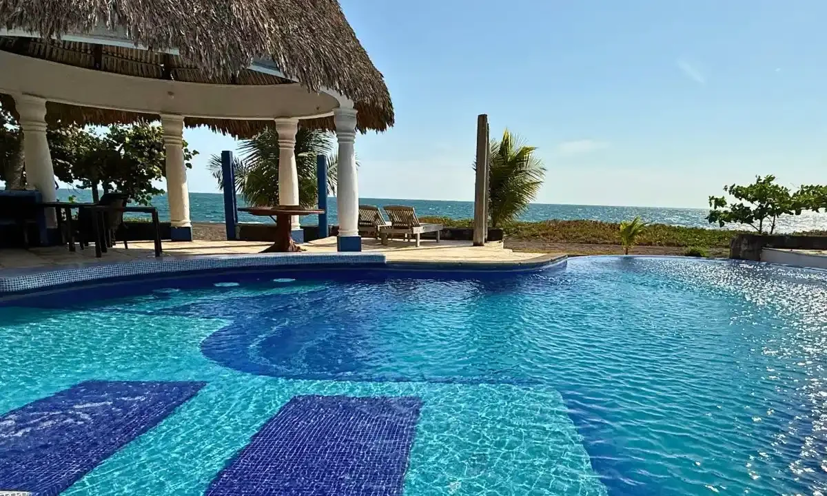 Casa Frente Al Mar Espaciosa Km 139 Monterrico (2)