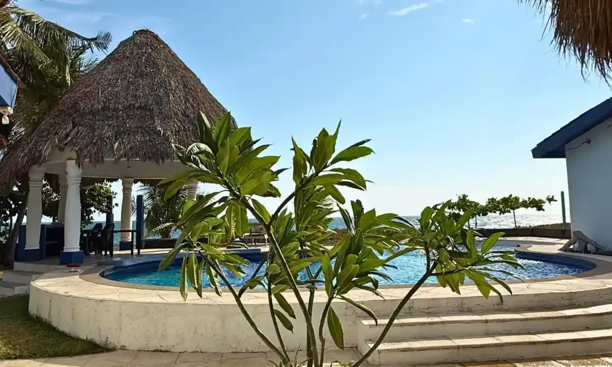 Casa Frente Al Mar Espaciosa Km 139 Monterrico (5)