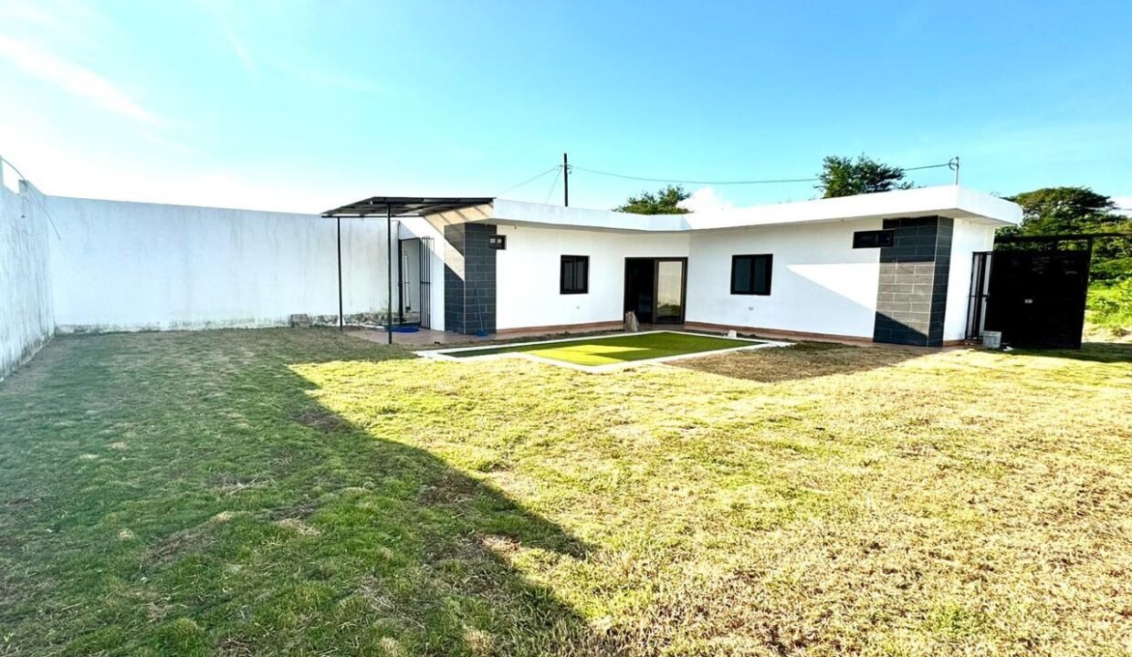 Propiedad en El Garitón Ideal para Casas de Descanso o Airbnb Km 7 Monterrico (1)