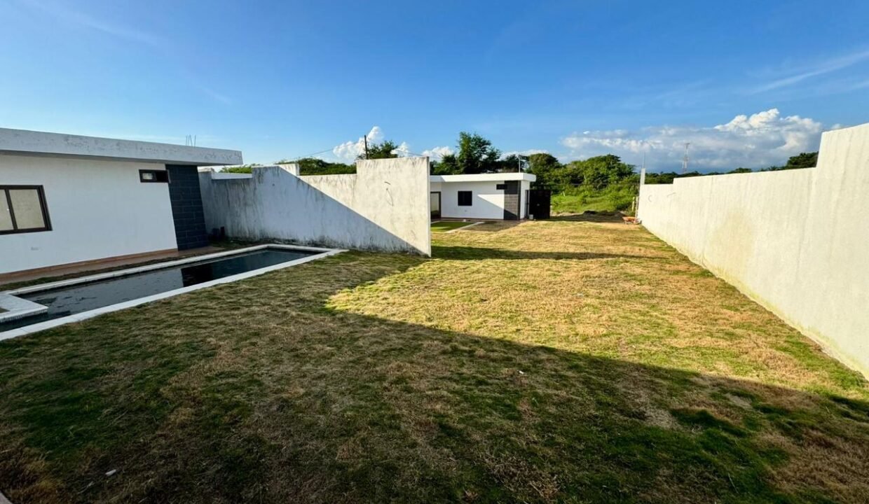 Propiedad en El Garitón Ideal para Casas de Descanso o Airbnb Km 7 Monterrico (7)