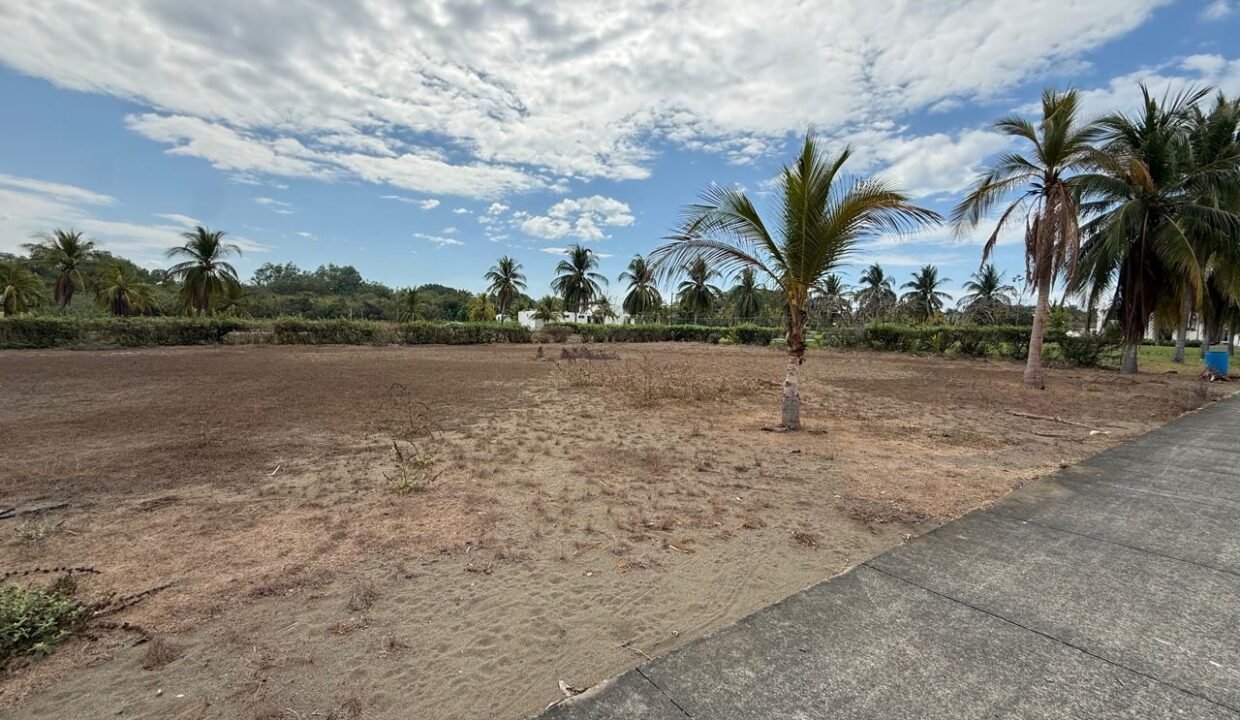 Terreno en Palmeras de Monterrico Km 13.5 Con Título de Propiedad (2)