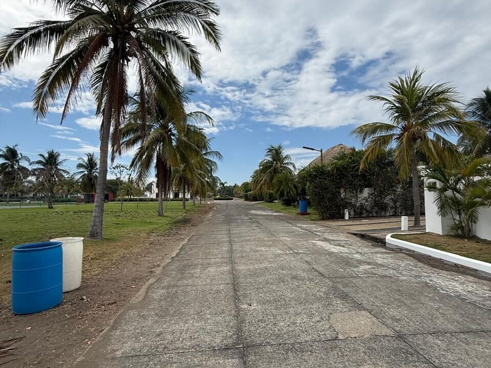 Terreno en Palmeras de Monterrico Km 13.5 Con Título de Propiedad (3)