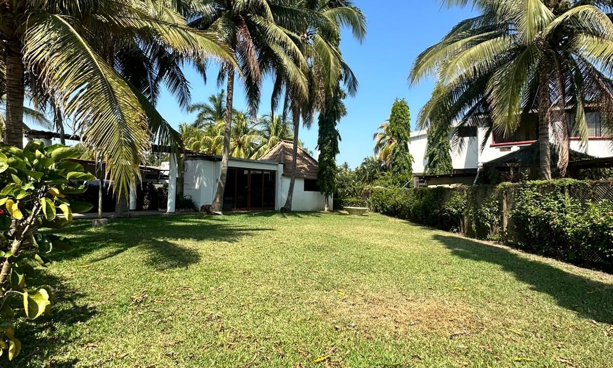 Terreno en Villas del Pacífico Chulamar (2)