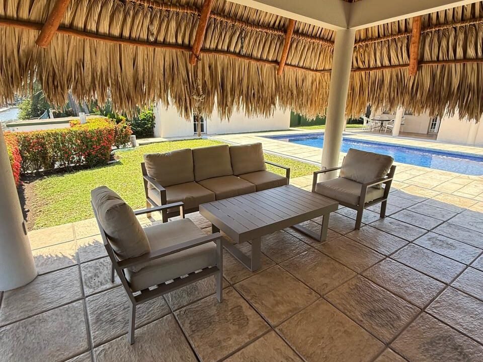 casa en likin con piscina linda y jardín (1)