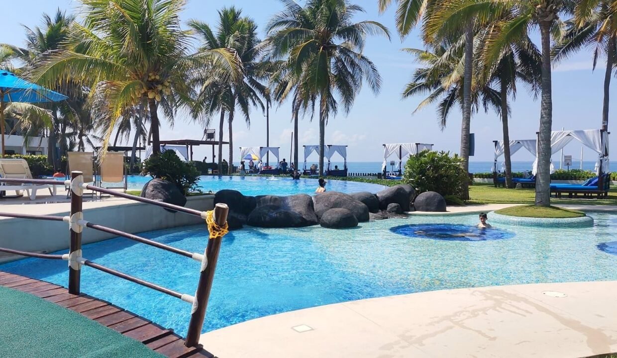 processed-exterior-4gxiwohii