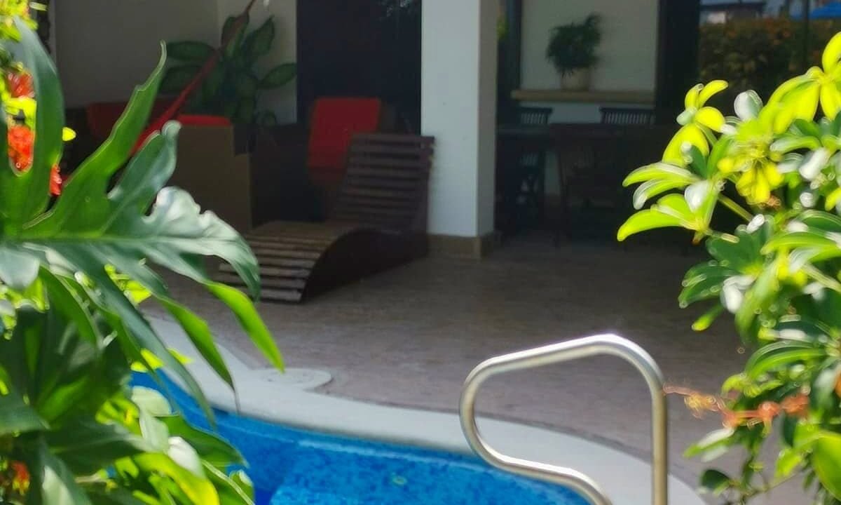 processed-exterior-ax6jncfin