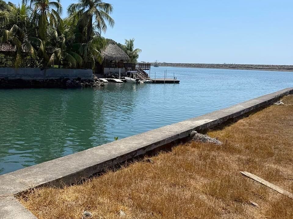 Casa En San Marino Frente al Canal Lancha Incluida (30)