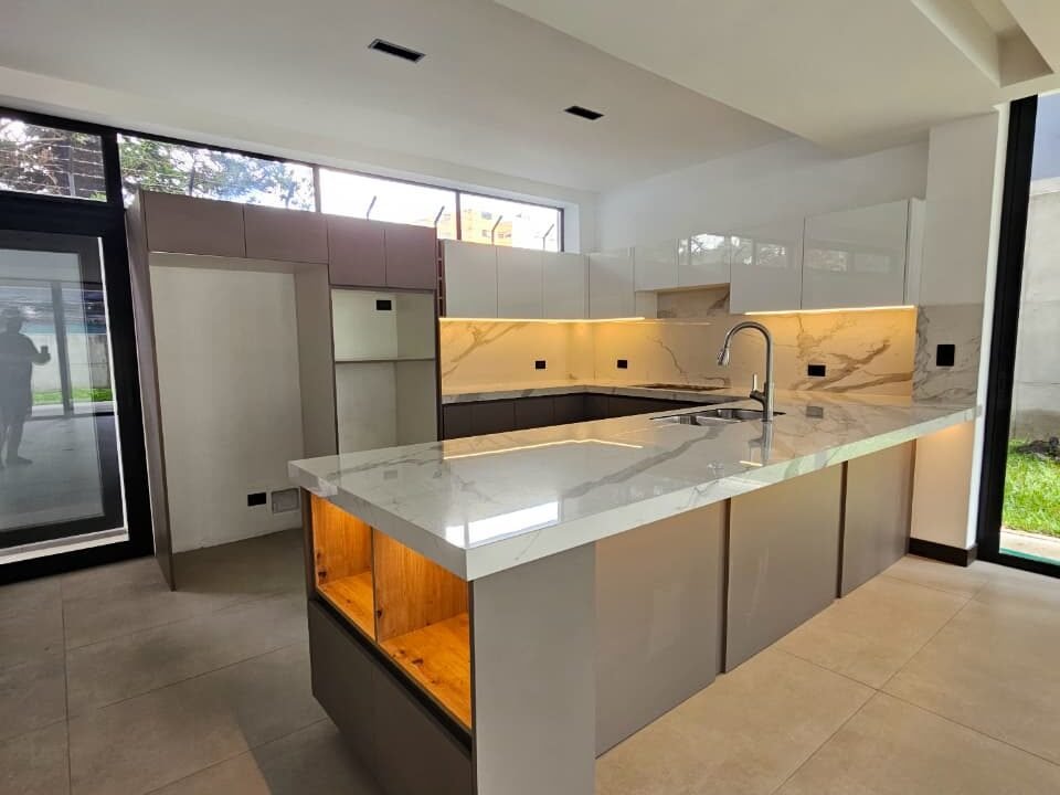 Casa en La Herradura Recién Remodelada Ciudad de Guatemala (8)