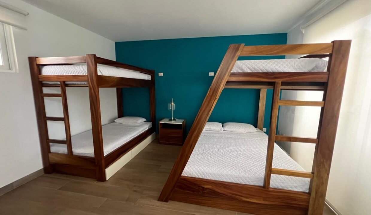 Casa en Monterrico KM 9 Frente al Mar Título de Propiedad (18)