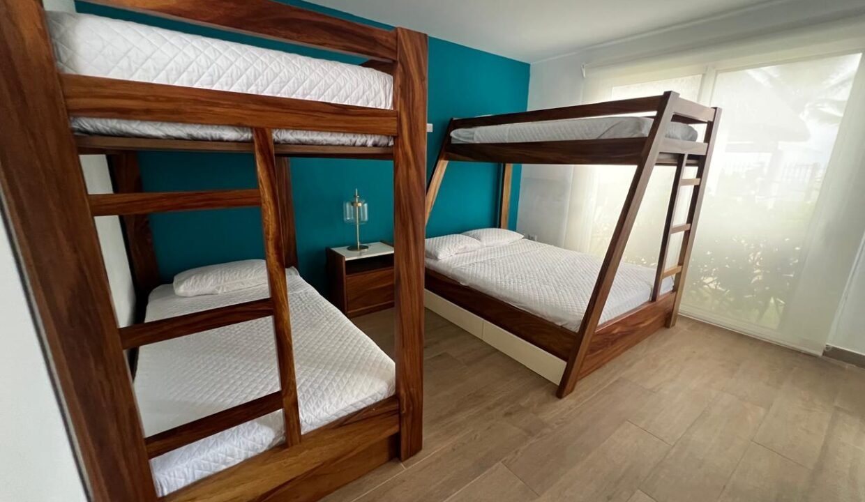 Casa en Monterrico KM 9 Frente al Mar Título de Propiedad (20)