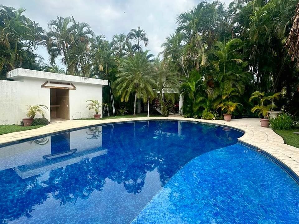 processed-exterior-glj4qih60