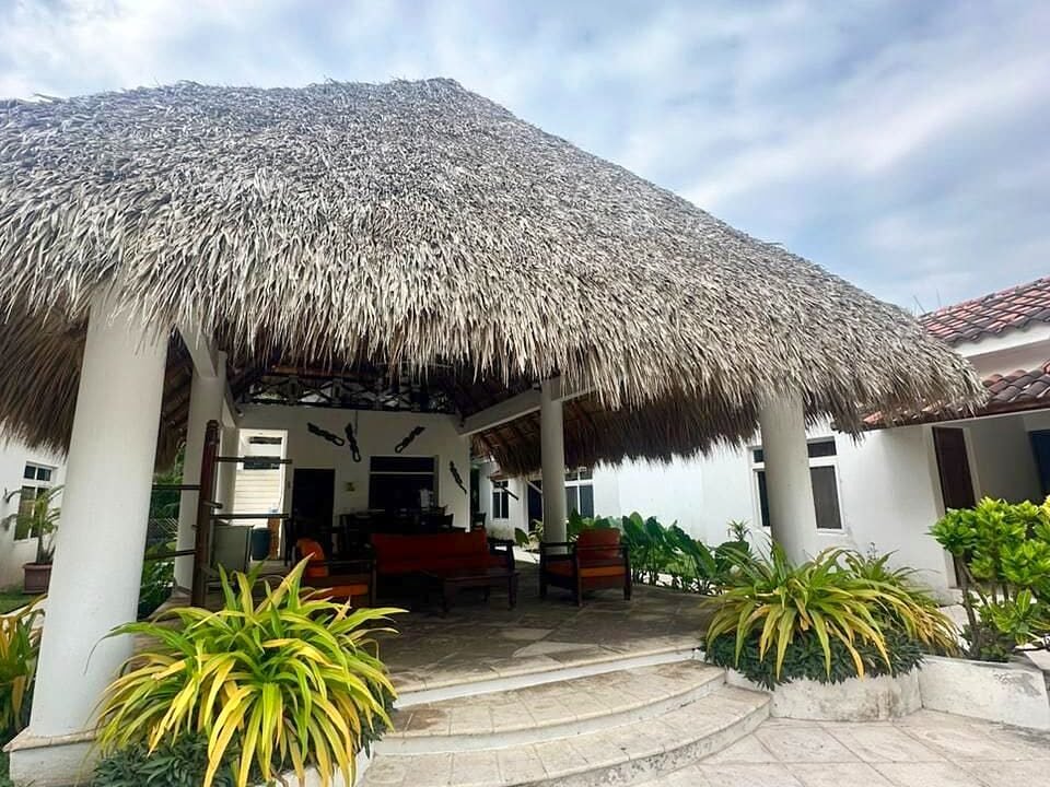 processed-exterior-jes50vhl7