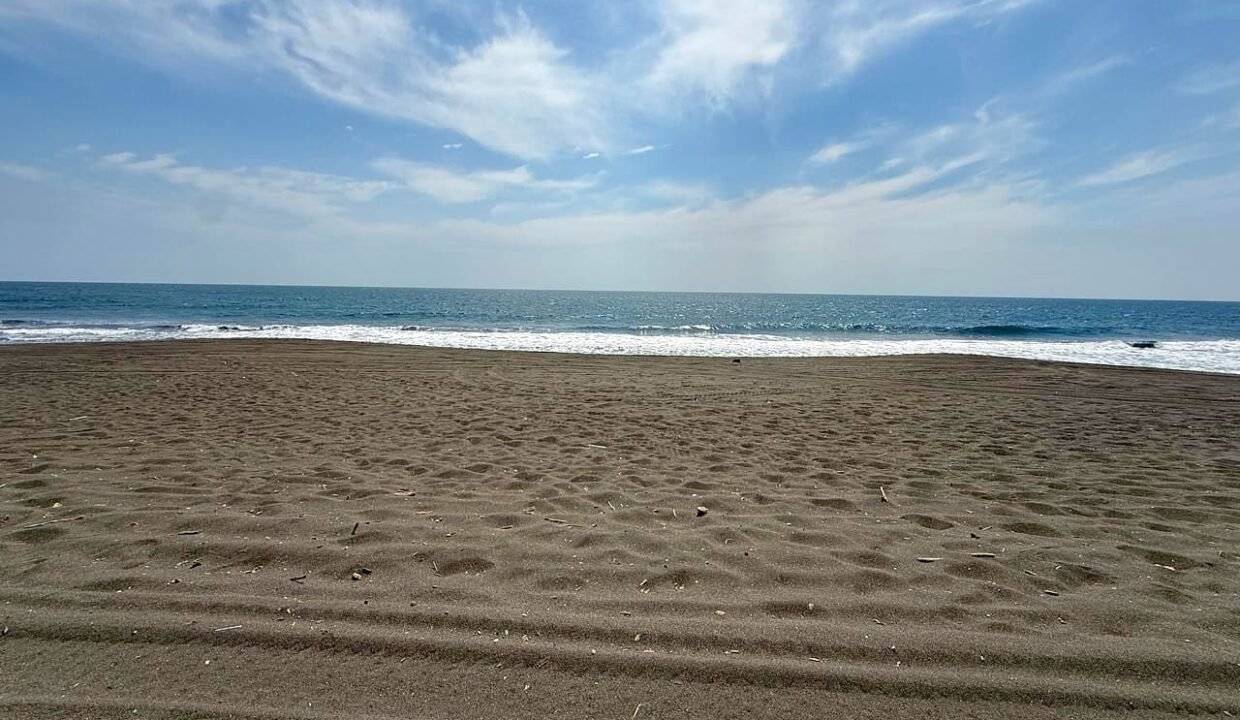 processed-exterior-svnrrgfjr