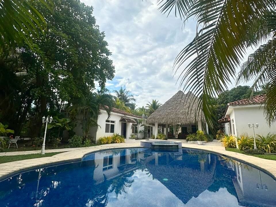 processed-exterior-toll3q5an