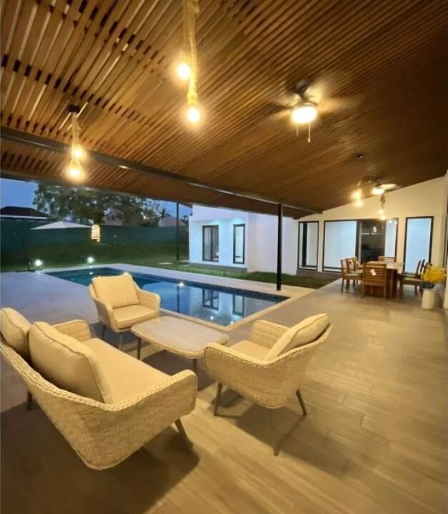 2026-04-10 16_16_34-WhatsApp