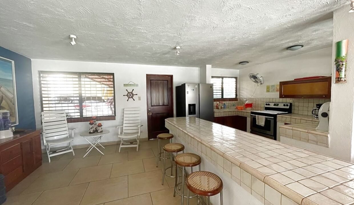 Casa en Likin Frente al Canal (2)