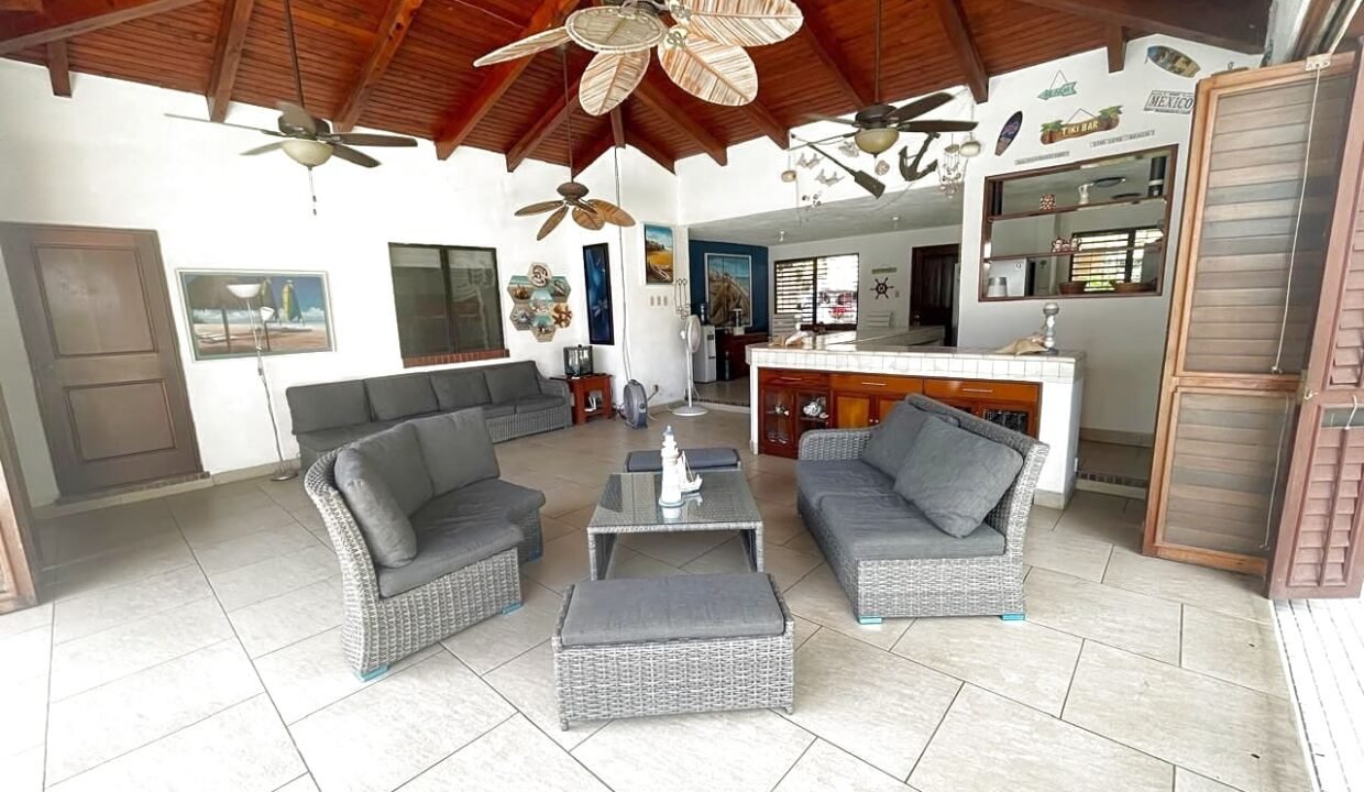 Casa en Likin Frente al Canal (4)