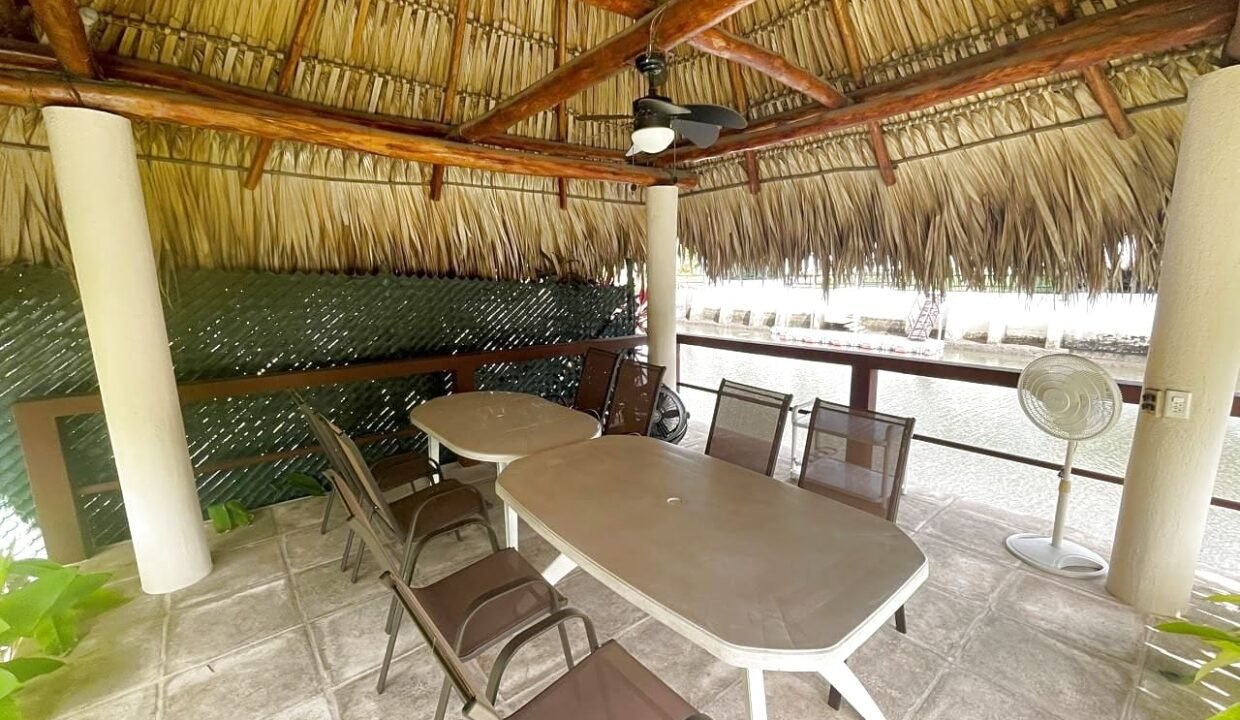 Casa en Likin Frente al Canal (8)