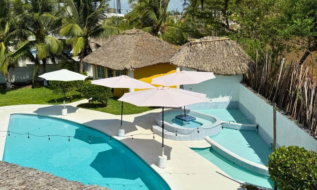 Casa en Monterrico KM 155 Amplio Jardín El Cebollito (6)